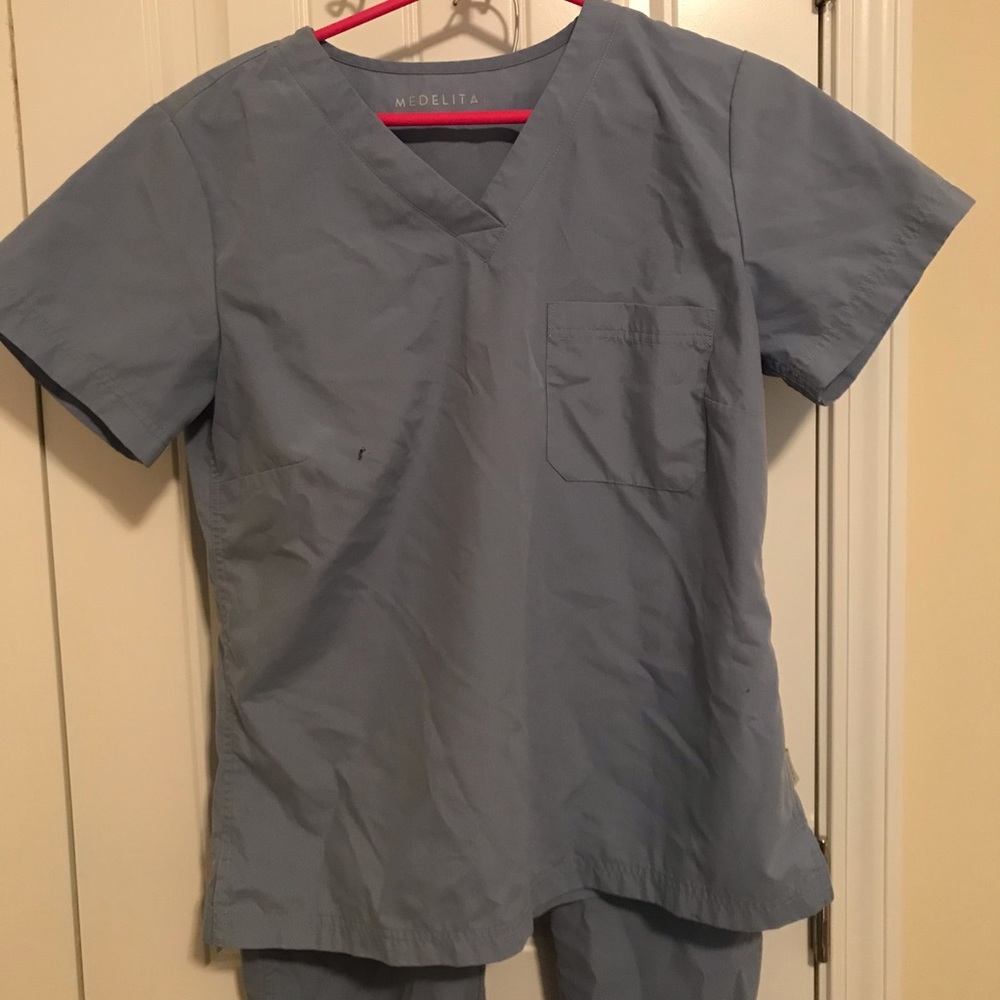 Medelita scrubs size small